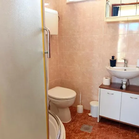 Apartments With Parking Space Primosten - 27872 Apartment *